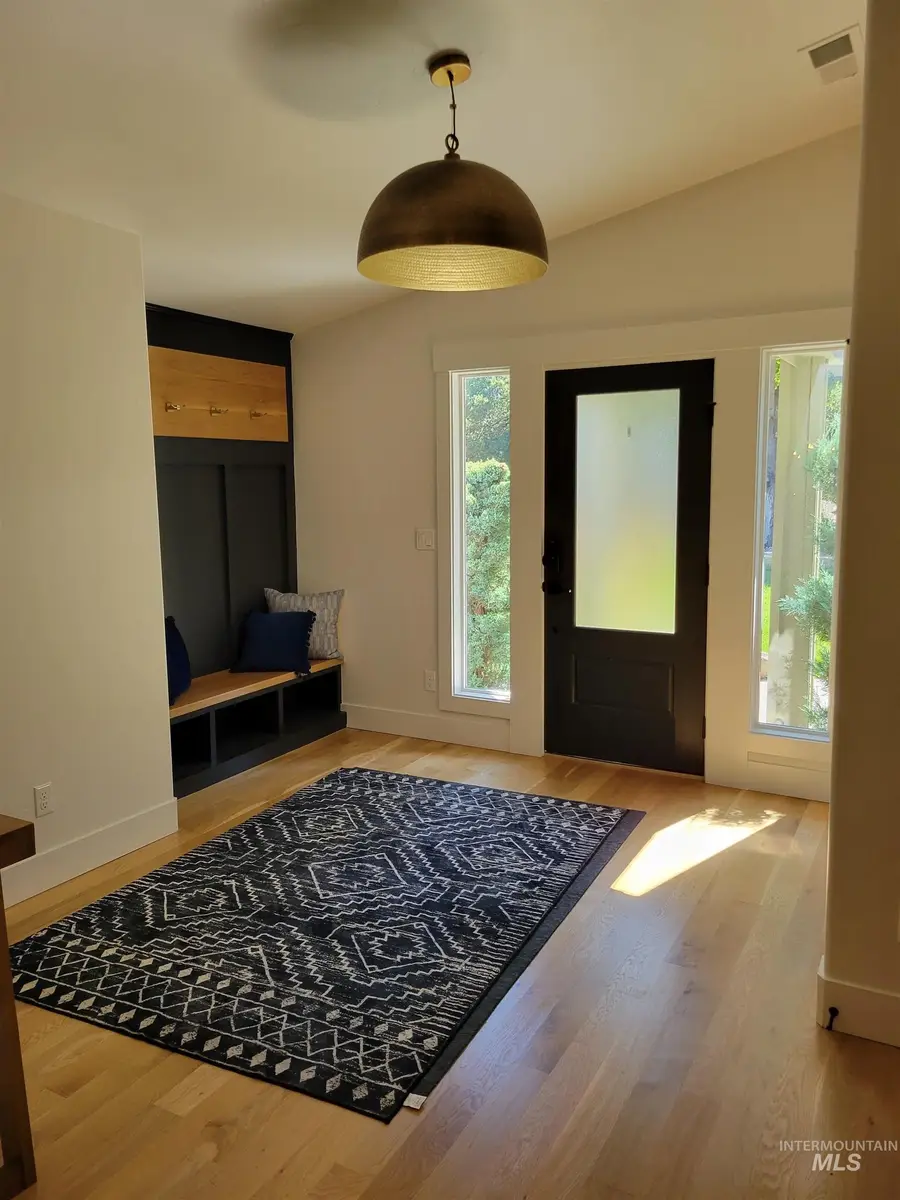 809 E Pennsylvania Dr, Boise, ID 83706 - Image #2