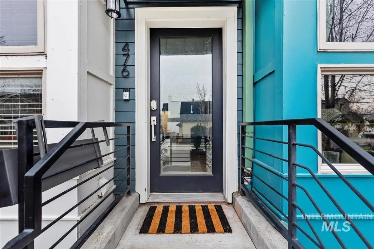 476 E Thurman Mill Street, Garden City, ID 83714 - Image #1