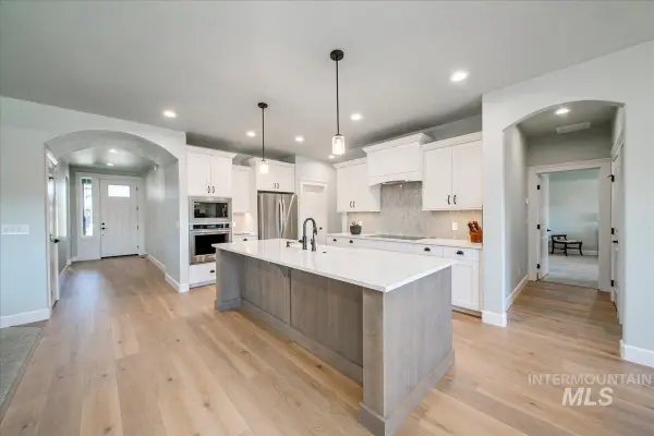 76 S Ziklag Ave, Kuna, ID 83634