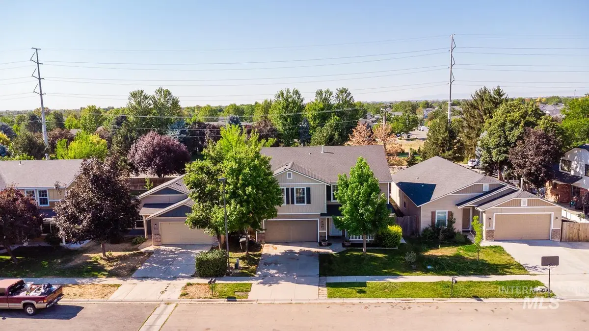 733 W Ramsbrook, Meridian, ID 83646 - #1