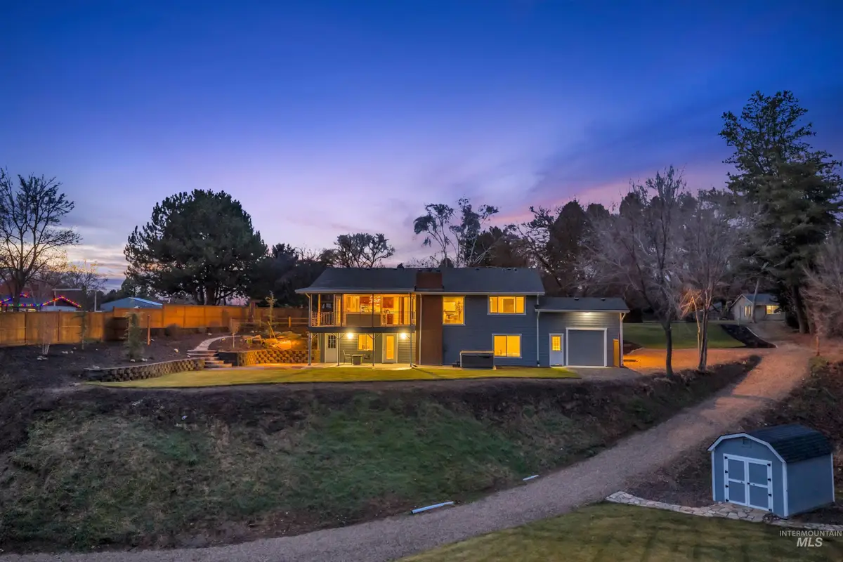 936 N Arlington Dr, Eagle, ID 83616 - Image #1