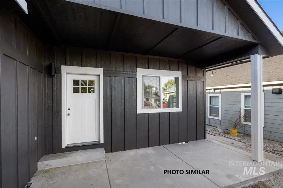 224 W Arizona Ave, Homedale, ID 83628 - #2