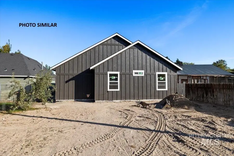 224 W Arizona Ave, Homedale, ID 83628 - #3