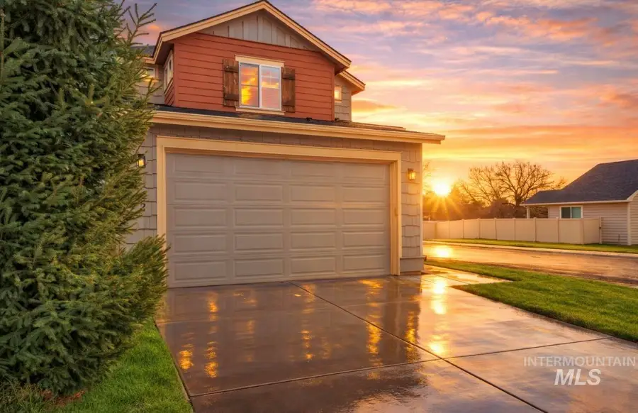 9221 W Tillamook Dr, Boise, ID 83709 - Image #2