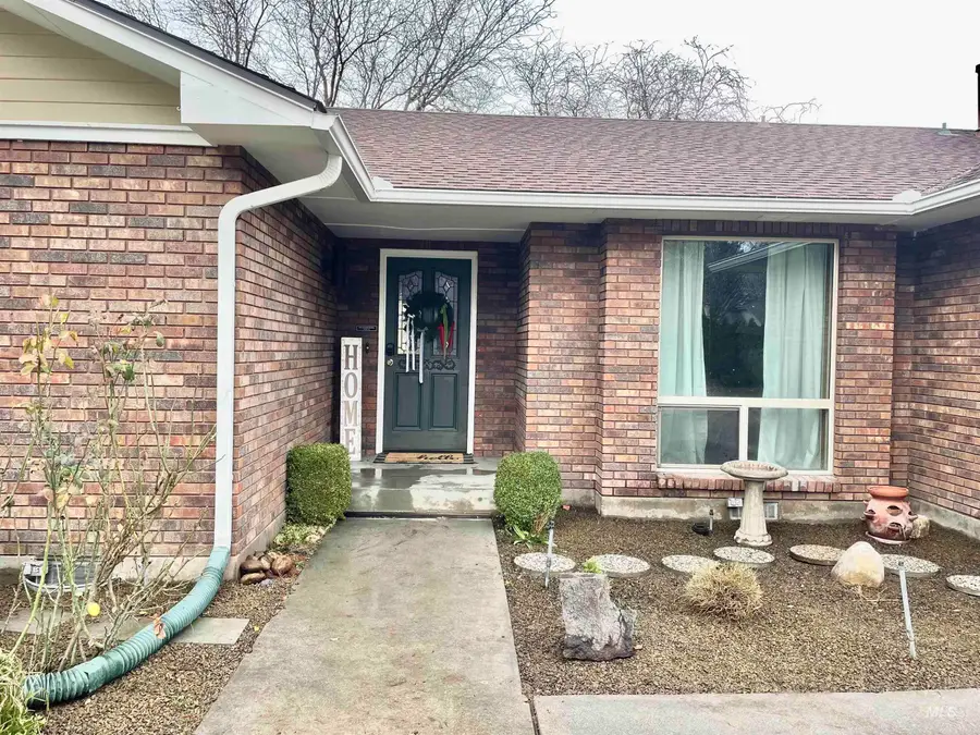 10204 W Edna St, Boise, ID 83704 - Image #2