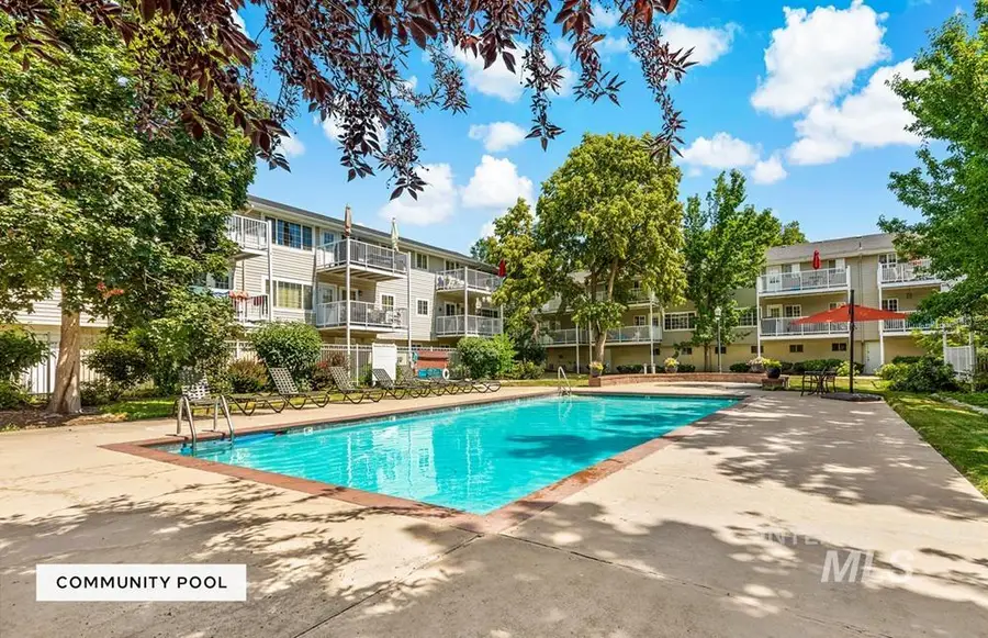 419 W Village Ln, Boise, ID 83702 - Image #3