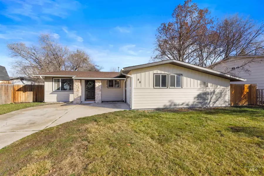 88 N Ada St, Nampa, ID 83651 - Image #2
