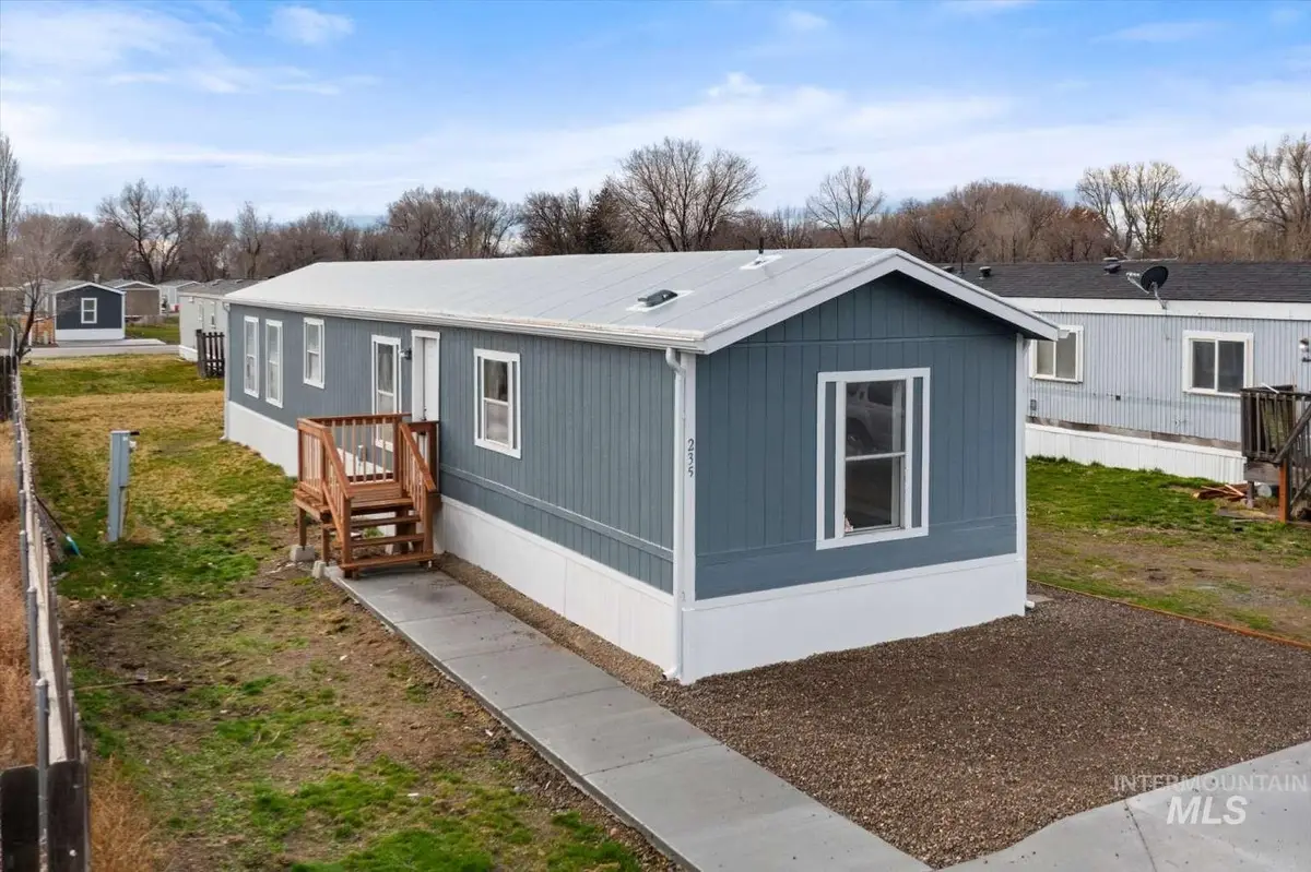 235 W 9th, Mountain Home, ID 83647 - Image #1