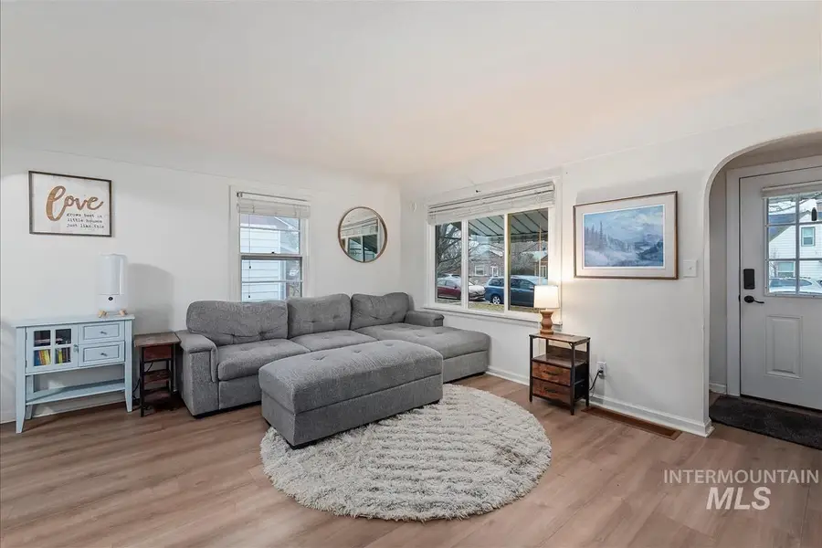 308 S Juniper St, Nampa, ID 83686 - Image #3