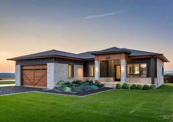 550 Oxford St, Burley, ID 83318