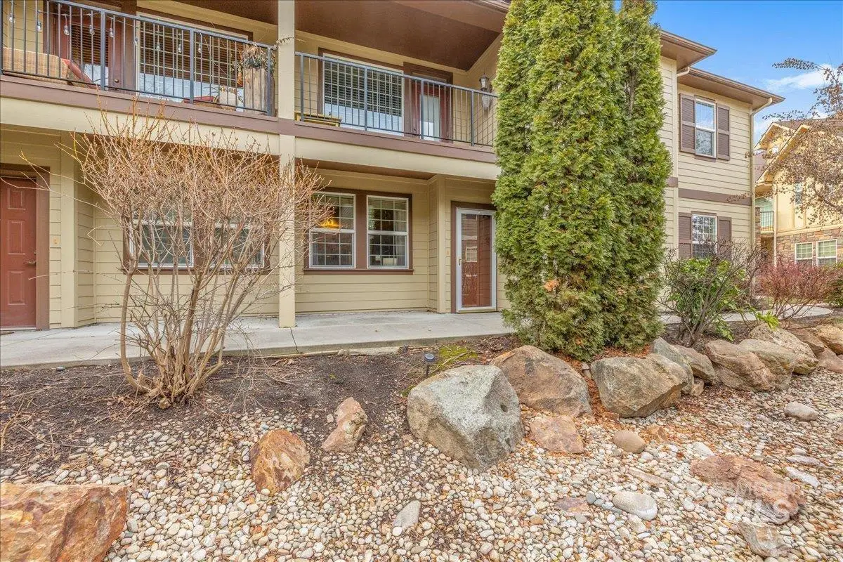 1262 E Winding Creek Dr, Eagle, ID 83616 - Image #1