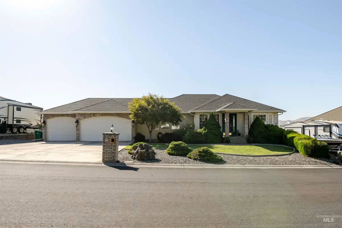 331 Reservoir Dr, Lewiston, ID 83501 - #1