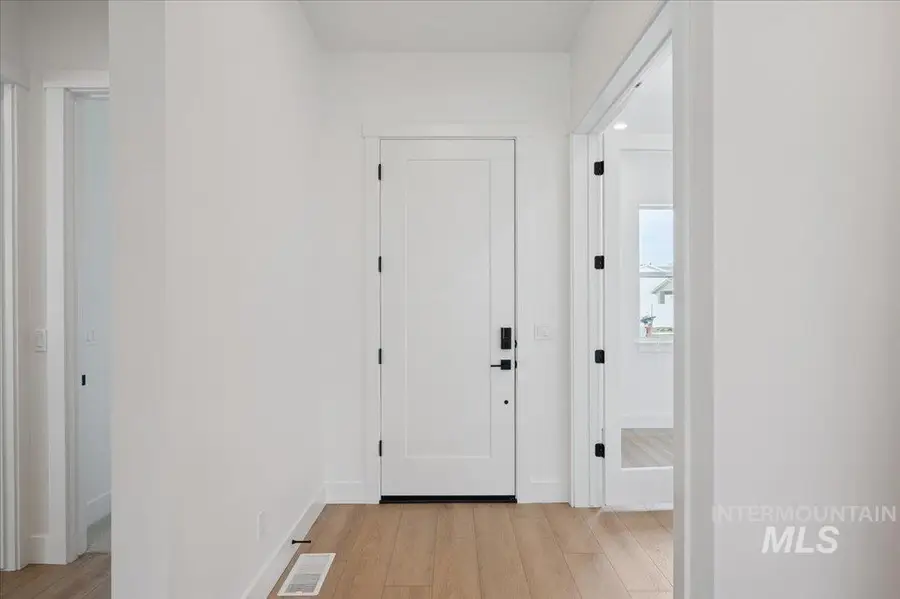 5641 N Christian Ave, Meridian, ID 83646 - Image #3