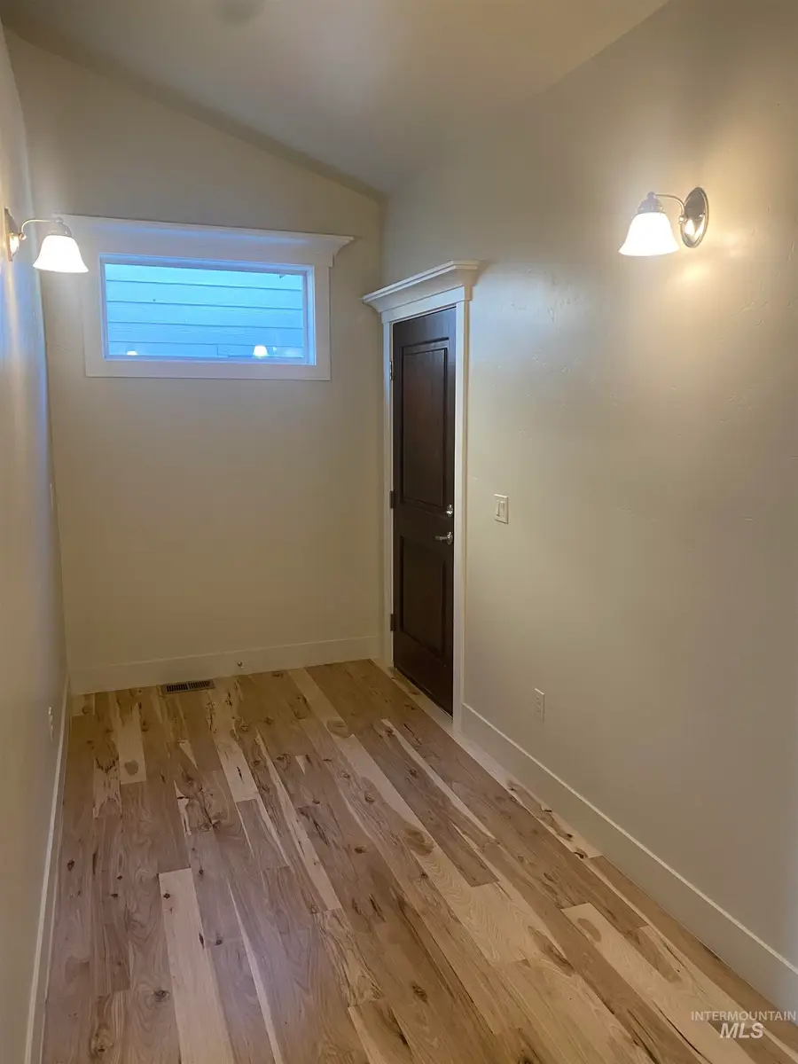 2492 E Hidden Creek Street, Nampa, ID 83687 - Image #2