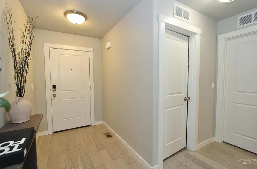 350 Syringa Springs Dr., Fruitland, ID 83619 - #2