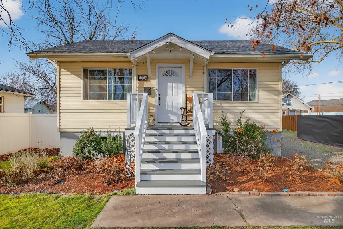 1014 University St, Clarkston, WA 99403 - Image #1