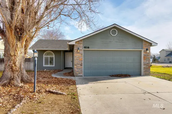 816 Sioux Ave, Emmett, ID 83617