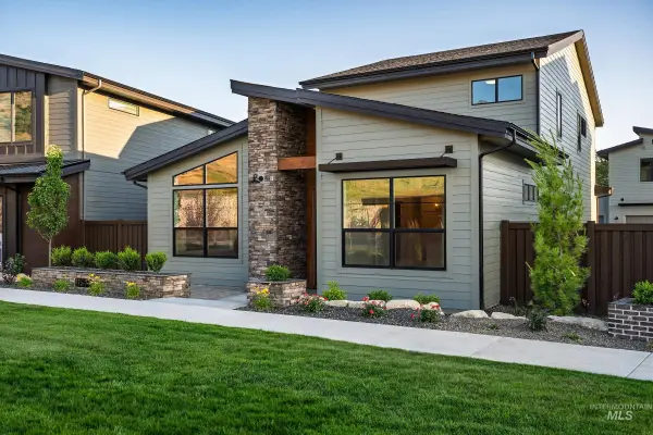 11733 N Rabbitbrush Way, Boise, ID 83714