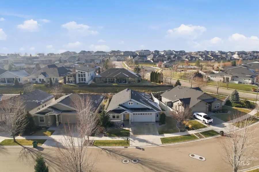 1013 Radiant Ridge, Meridian, ID 83642 - Image #2