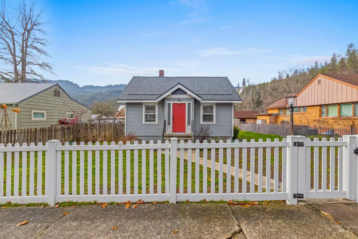 215 N F St, Orofino, ID 83544 - #1