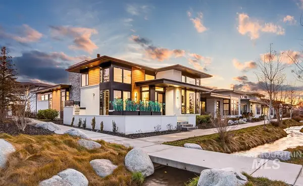 2142 E Granite Cove Ln, Eagle, ID 83616