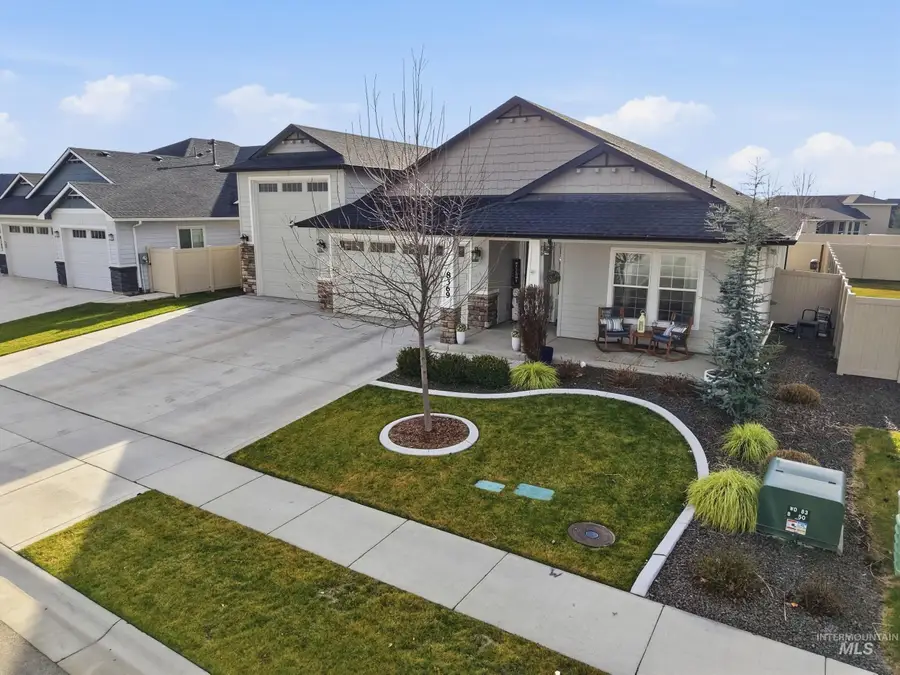 8369 E Sunray Dr, Nampa, ID 83687 - Image #2