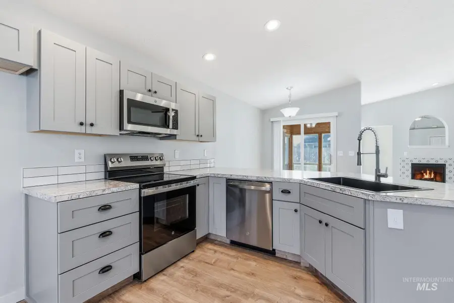 1817 E Meadowgrass St, Meridian, ID 83642 - Image #2