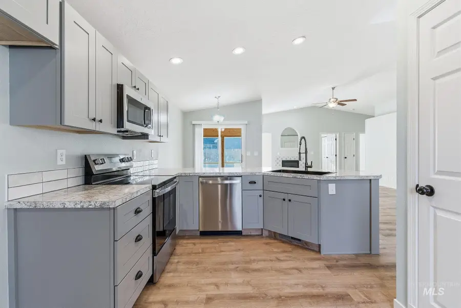 1817 E Meadowgrass St, Meridian, ID 83642 - Image #3