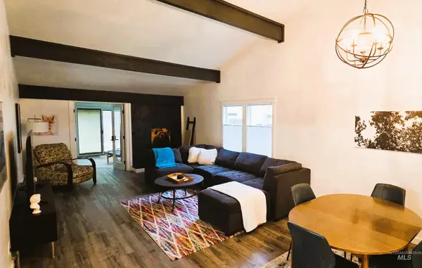 1033 Camelot, Boise, ID 83704