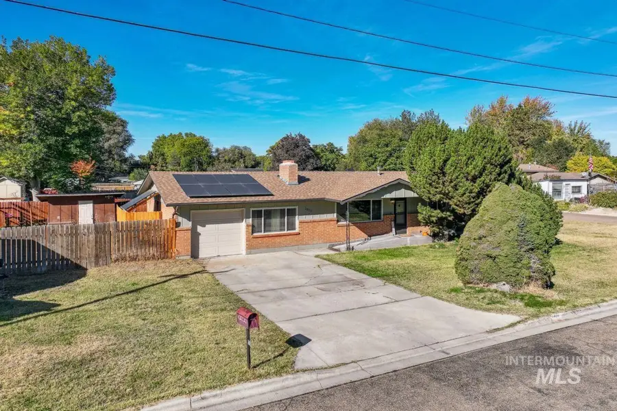 1511 N Indiana Ave, Caldwell, ID 83605 - #2