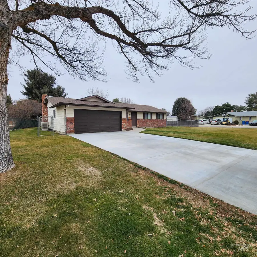 8216 W Colt Dr, Boise, ID 83709 - Image #2