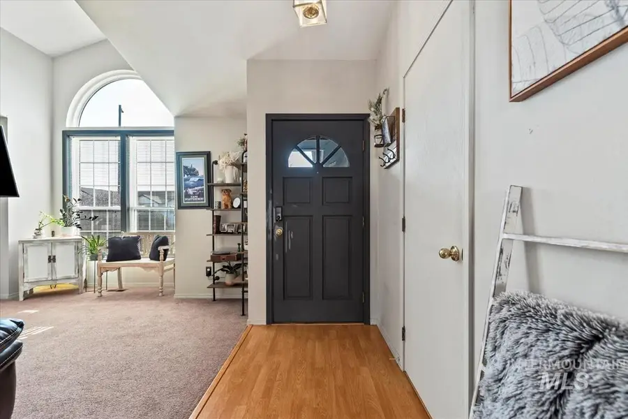 1284 W Crest Wood Dr, Meridian, ID 83642 - #3