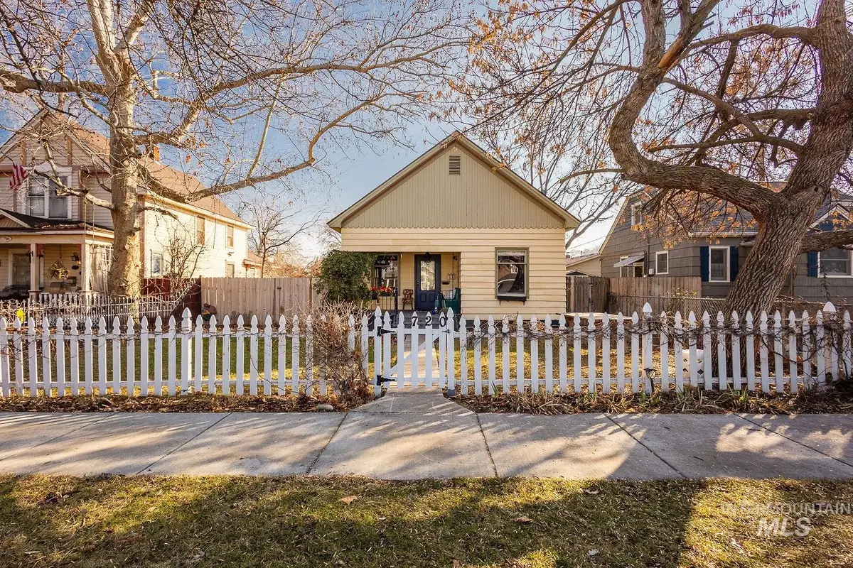 720 9th Ave S, Nampa, ID 83687 - #1