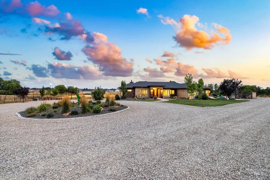 9819 Foothill Rd, Middleton, ID 83644 - #3