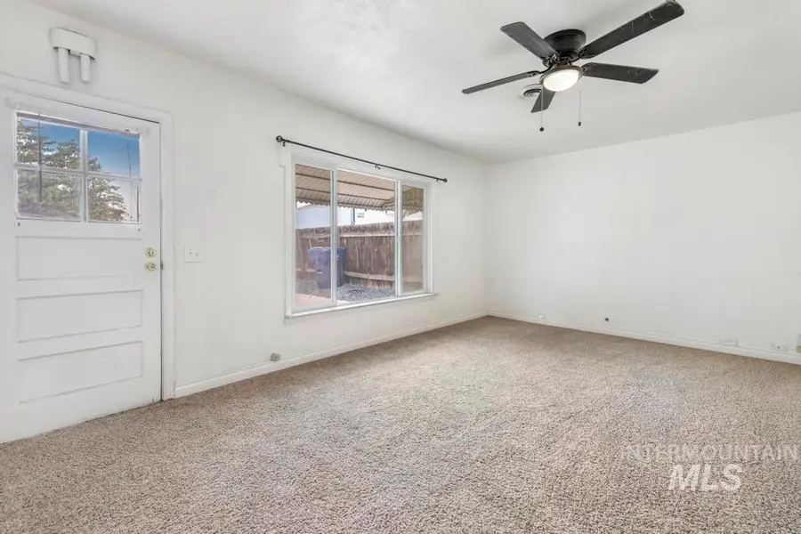 908 Yakima Ave, Filer, ID 83328 - Image #3