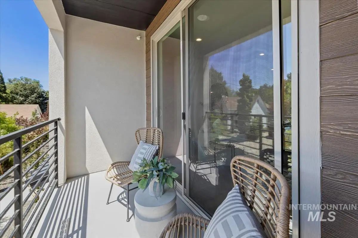 1709 S Rockview Ln, Boise, ID 83705 - Image #1