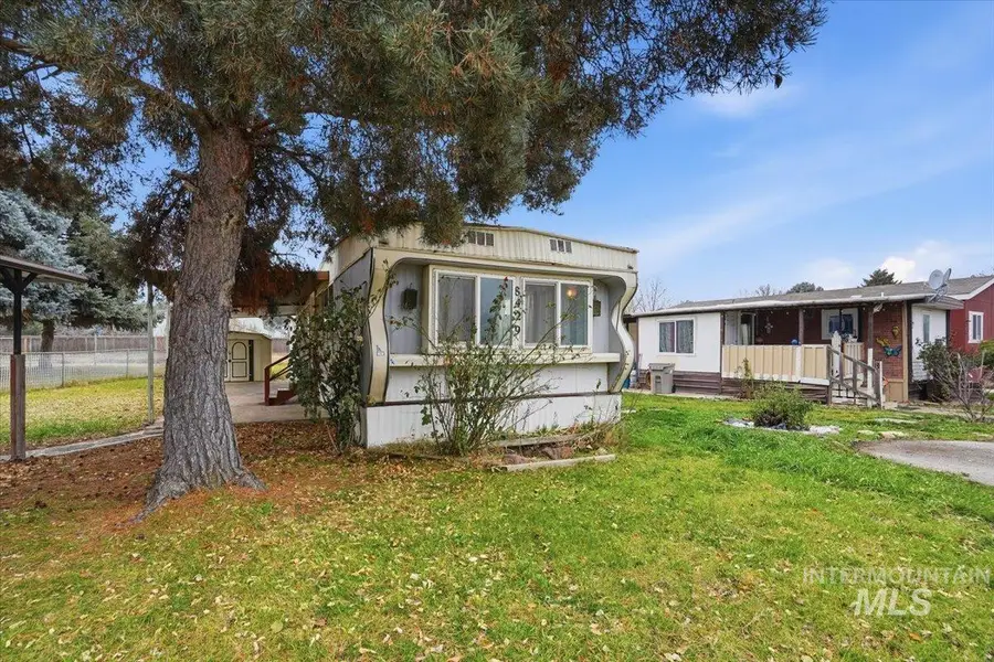 8429 W Irving Ln, Boise, ID 83704 - Image #2