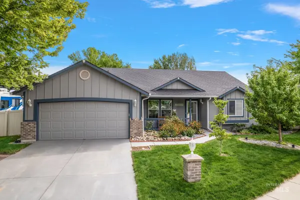 1690 N Henderson Ave, Meridian, ID 83646