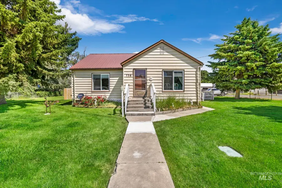 738 3rd Avenue East, Gooding, ID 83330 - #2