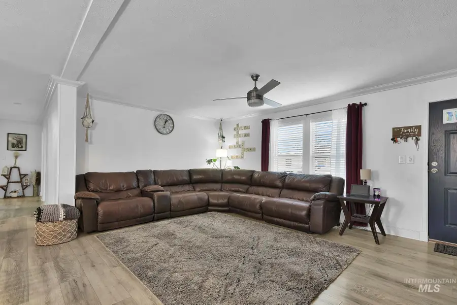 8483 W Irving Ln, Boise, ID 83704 - Image #2