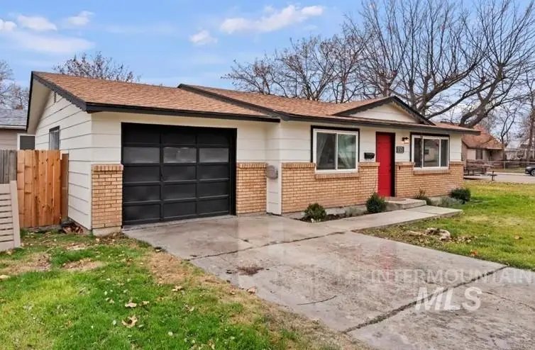 1105 E Roosevelt Ave, Nampa, ID 83686 - #2