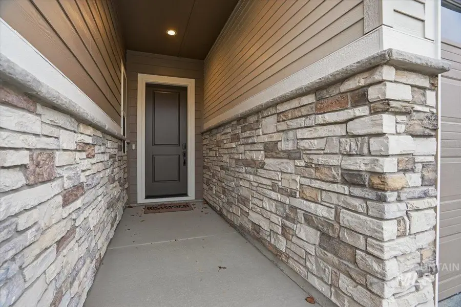 883 N Falling Water Way, Eagle, ID 83616 - #2