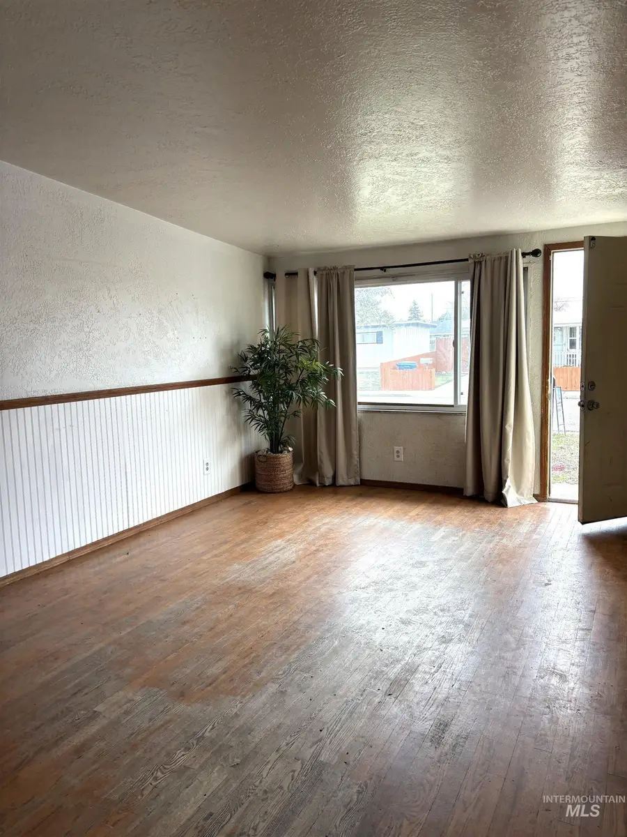 675 S 13th E, Mountain Home, ID 83647 - Image #3