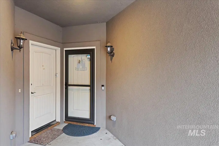 5076 N Alworth, Garden City, ID 83714 - #3