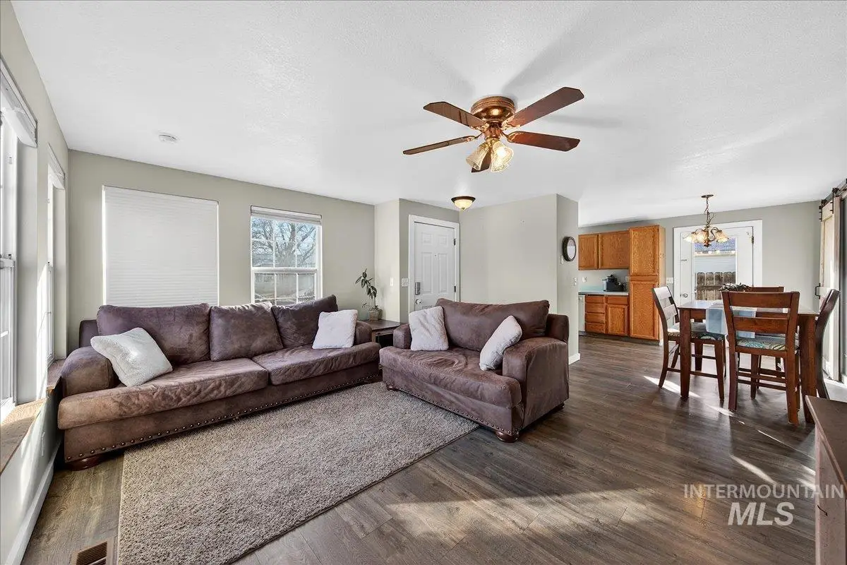 611 Nw 15th, Meridian, ID 83642 - #1