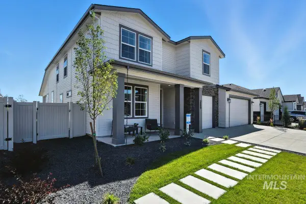 5889 W Ladle Rapids St, Meridian, ID 83646