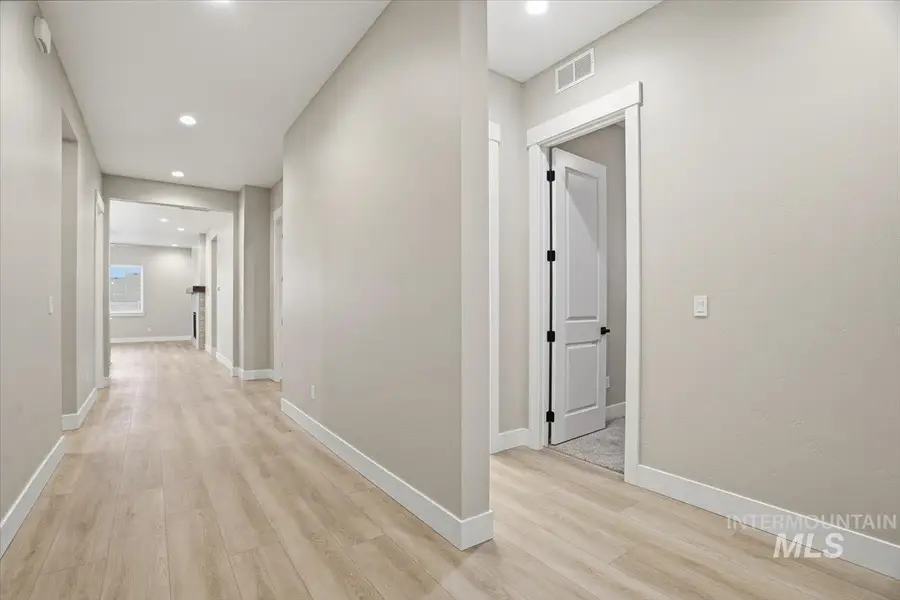 2304 N Kenora Ave, Star, ID 83669 - #2