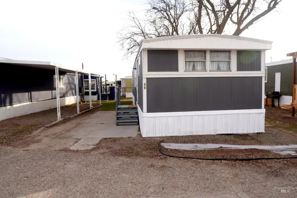 489 SE 2nd Ave #35, Ontario, OR 97914