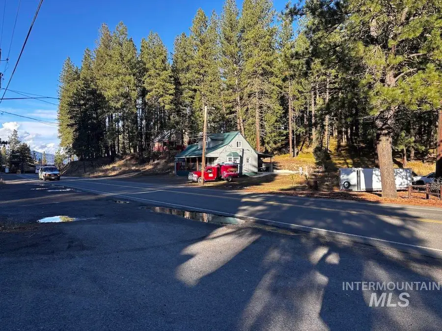 305 N 3rd, McCall, ID 83638 - Image #2