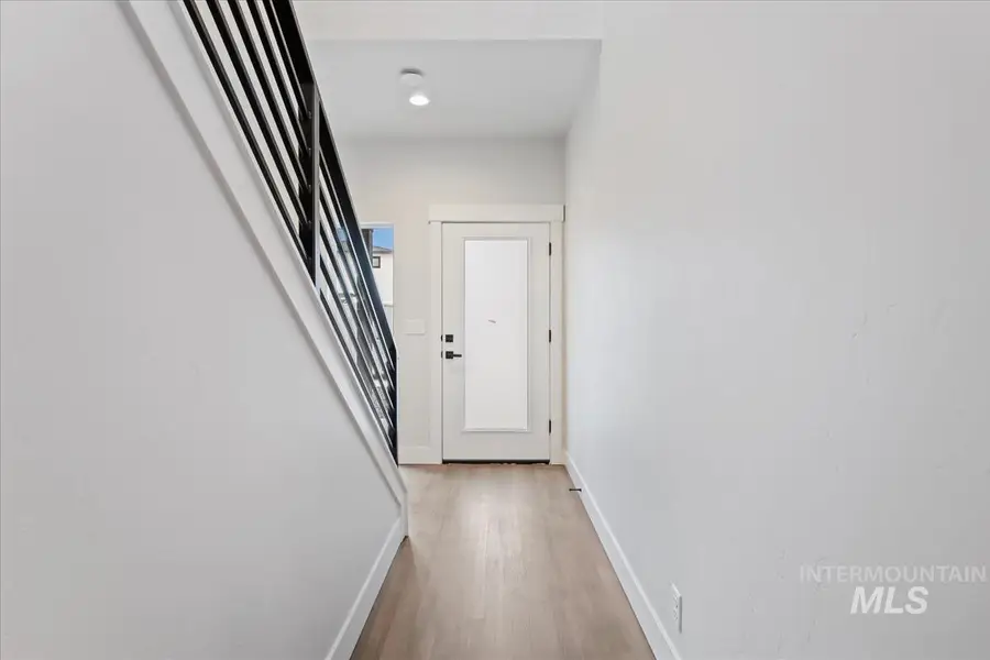 8174 N Breezy Ave, Boise, ID 83714 - Image #3